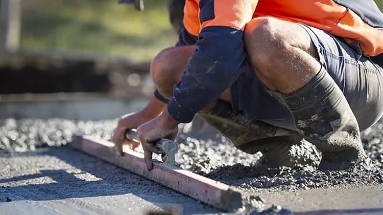 Concreter working in Gold Coast, Australia