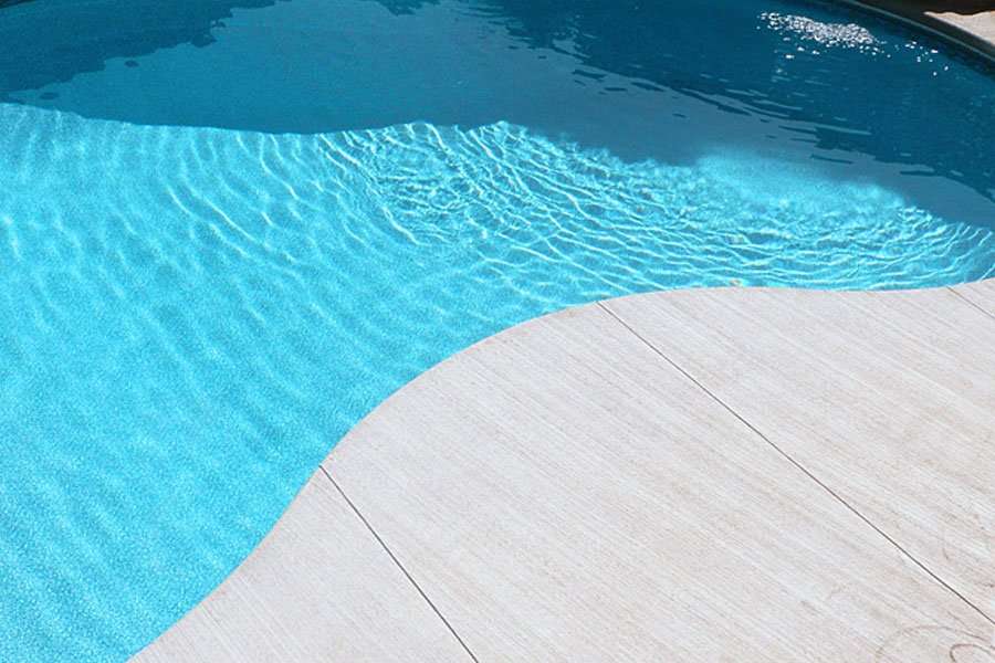 pool surrounds Gold Coast 1001